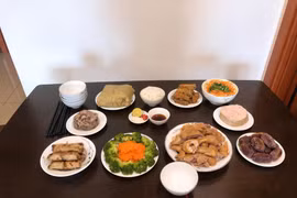 Lần đầu làm mâm cỗ tất niên của vợ chồng trẻ