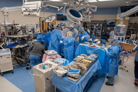 Ca ghép tim đầu tiên giữa hai người nhiễm HIV trên thế giới