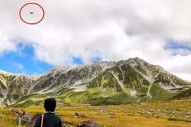 2 bức ảnh bí ẩn gây xôn xao Nhật Bản