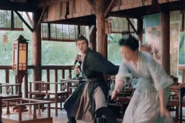 Lưu Diệc Phi mất lưng, Dương Mịch mất chân vì kỹ xảo ẩu