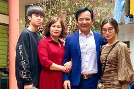 Quang Tèo: "Giữa đêm bầu show ôm hòm tiền bỏ trốn, nghệ sĩ chúng tôi bơ vơ"