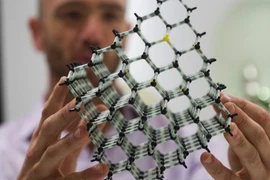 Các nhà khoa học tạo ra kim cương chỉ với 15 phút