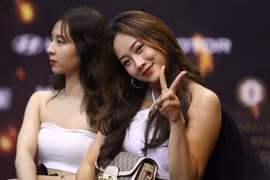 Bóng hồng "đốt cháy" giải MMA chuyên nghiệp đầu tiên tại Việt Nam