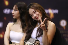 Bóng hồng "đốt cháy" giải MMA chuyên nghiệp đầu tiên tại Việt Nam