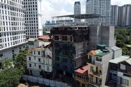 Loạt công trình cơi nới, có dấu hiệu vi phạm TTXD ở Mỹ Đình 1