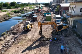 Cận cảnh trạm bơm tiêu nước lớn nhất Hà Nội đang bị “truy” tiến độ 