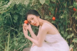 2 cô gái Việt khiến fan nam Trung Quốc “ngả nghiêng” vì mặc đẹp mốt “không phòng hộ“