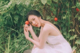 2 cô gái Việt khiến fan nam Trung Quốc “ngả nghiêng” vì mặc đẹp mốt “không phòng hộ“