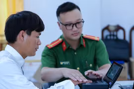 Công an khẳng định, giấy xác nhận cư trú là "hành dân"