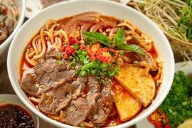 Gái cố đô "xịn" bày chiêu nấu bún bò Huế thơm ngon, dễ làm