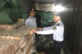 Cả chục tấn thịt trâu nhập lậu chuẩn bị rúc vào nhà hàng trâu giật