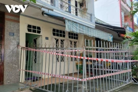 Diễn biến vụ dùng rào sắt "quây" một ngôi nhà có 4 F1 cách ly