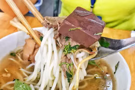 Đặc sản không thể bỏ lỡ ở Buôn Ma Thuột, ăn một tô là no cả buổi