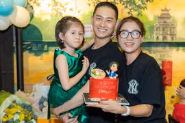 Trang Trần: "Làm con hãy coi cha mẹ là lòng đại dương"