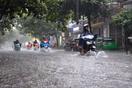 Bão số 4 giật cấp 11 di chuyển theo hướng Bắc