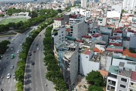 Loạt công trình, chung cư mini có dấu hiệu vi phạm ở Hà Nội 