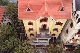 Hà Nội: Biệt thự "khủng" vi phạm bất chấp hoàn thiện... “Thanh tra Bộ Xây dựng cần vào cuộc"?