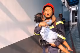 Giải cứu 6 người thoát khỏi đám cháy khách sạn 6 tầng