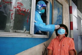 15.559 ca COVID-19 tại 57 tỉnh thành, Hà Nội tiếp tục đứng đầu số mắc mới