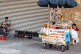 Hàng rong ở TP HCM tiềm ẩn nguy cơ mất an toàn vệ sinh thực phẩm