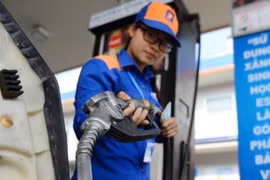 Giá xăng có tăng lần thứ 3 liên tiếp vào ngày mai?