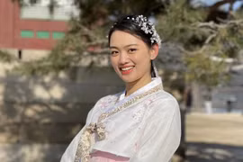 Ngắm Hoa khôi bóng chuyền Thu Hoài cực xinh với áo Hanbok
