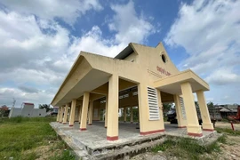 Quảng Ngãi: Lãng phí khu chợ tiền tỷ xây xong rồi... bỏ hoang 