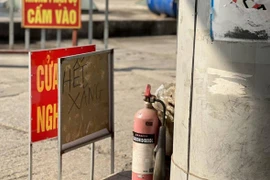 Nhiều cửa hàng ở Hà Nội treo biển hết xăng