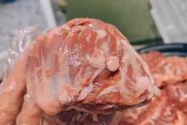 Đi chợ mua thịt lợn nhớ tránh xa 5 phần kẻo ăn vào rước độc