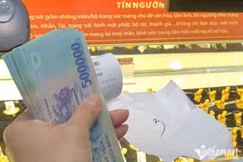 Giá vàng hôm nay 30/4: Vào kỳ nghỉ lễ vàng lại tăng mạnh