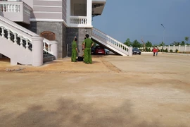 Hé lộ nguyên nhân người đàn ông nhảy lầu 2 TAND Bình Phước tử vong?