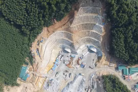 “Soi” tiến độ thi công hầm xuyên núi Thần Vũ 