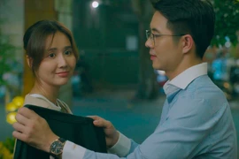 Bác sĩ Tuấn 'Chúng ta của 8 năm sau' khai với vợ cảnh "nóng" 