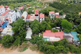 Cận cảnh các công trình lấn chiếm đất hành lang sông Nhuệ