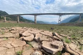 Ám ảnh nứt toác ở lòng hồ thủy điện lớn nhất Đông Nam Á