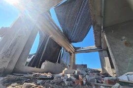 Hà Nội: Tháo dỡ xong phần sai phạm công trình ở phường Vĩnh Tuy