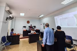 Vụ kiện Trưởng Công an Bắc Từ Liêm: Sao phía ông Hùng vắng mặt... hoãn phiên toà?