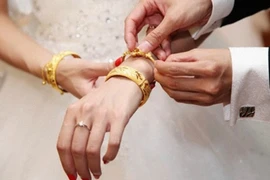 Sau đám cưới, chồng đề nghị mang hết số vàng được tặng trả lại cho bố mẹ hai bên