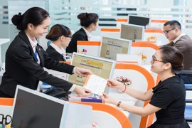 Dịch COVID-19 bùng phát: Nhiều gói hỗ trợ lãi suất từ các ngân hàng