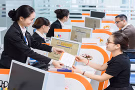 Dịch COVID-19 bùng phát: Nhiều gói hỗ trợ lãi suất từ các ngân hàng