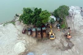 Hiện trạng bến bãi không phép ở Phù Đổng sau yêu cầu dẹp bỏ 