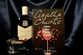 Tình yêu, thù hận, tiền bạc trong "Rượu độc lóng lánh"