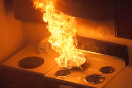 Điểm danh 8 vật tiềm ẩn nguy cơ cháy nổ ngay cạnh con người 