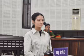 Giúp người nước ngoài cư trú trái phép, idol livestream lãnh án