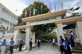 Học sinh giỏi không được nhận tiền thưởng, Hiệu trưởng vi phạm thế nào?