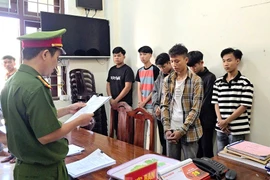 Tạm giam nhóm “yêng hùng” dùng hung khí giải quyết mâu thuẫn