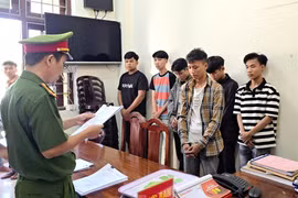 Tạm giam nhóm “yêng hùng” dùng hung khí giải quyết mâu thuẫn