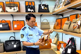 Đà Nẵng: Phát hiện thêm 2 cửa hàng trưng bày hàng giả mạo nhãn hiệu