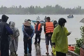 Kiên quyết đình chỉ bến ngang sông trái phép, phương tiện không an toàn