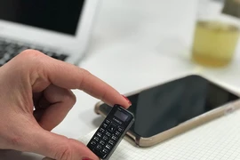 Thế giới từng là thời đại của điện thoại tí hon... siêu đáng yêu